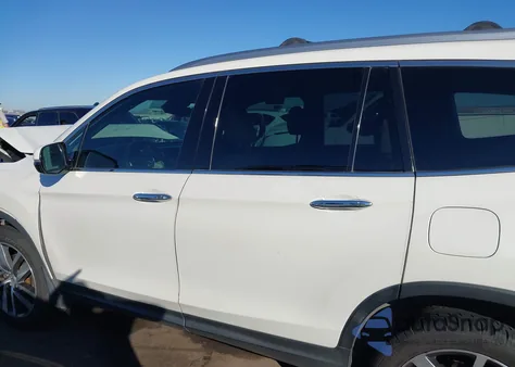 2016 Honda Pilot Elite z USA, uszkodzony, nr VIN 5FNYF6H01GB044898